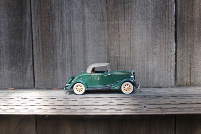 National Motor Museum M int 1933 Model 40 V-8 Deluxe Roadster (+COA/car card)