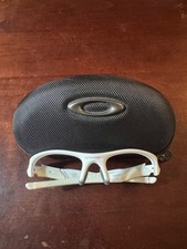 Oakley Flak Jacket Matte White Frame Silver Icon Hardshell Case