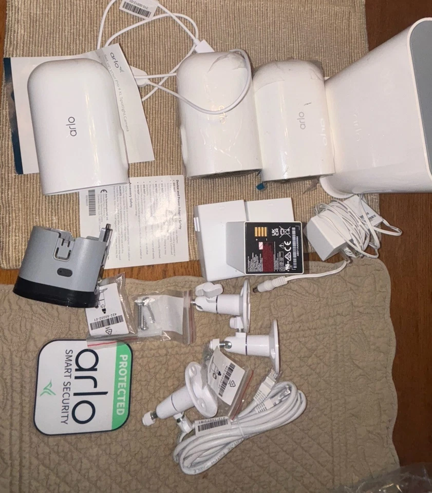 Paquete de seguridad para cámara con foco Arlo Pro 4 XL - 3 cámaras Foto 4 de 4