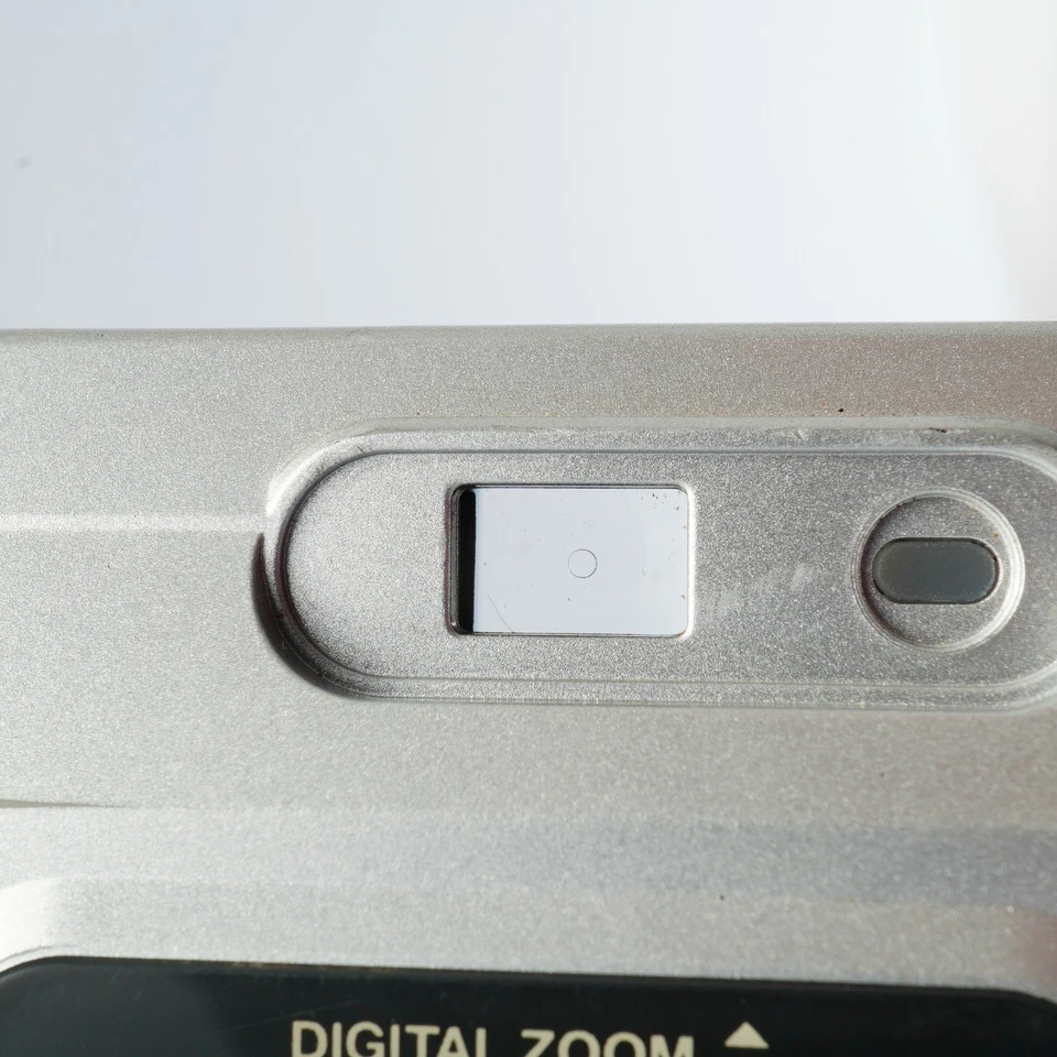 EXCELLENT FUJIFILM Finepix A202 + XD 16MB Kompakte Digitalkamera - Bild 3 von 4