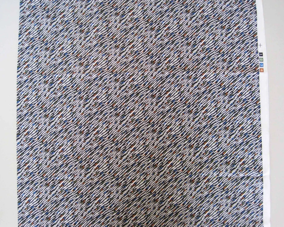 Tela de algodón acolchada excéntrica de 1 yarda de Fabri-Quilt negro blanco 119 Foto 3 de 4