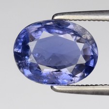 Iolite cordièrite bleu violette en ovale facetté de 1.56Cts