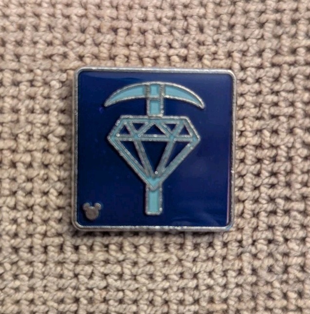 2017 Walt Disney World Trading Pin Hidden Mickey Seven Dwarfs Mine Ride