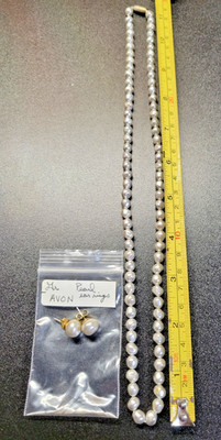 Avon Pearl Earrings W/Necklace In Box Vintage READ DESCRIPTION