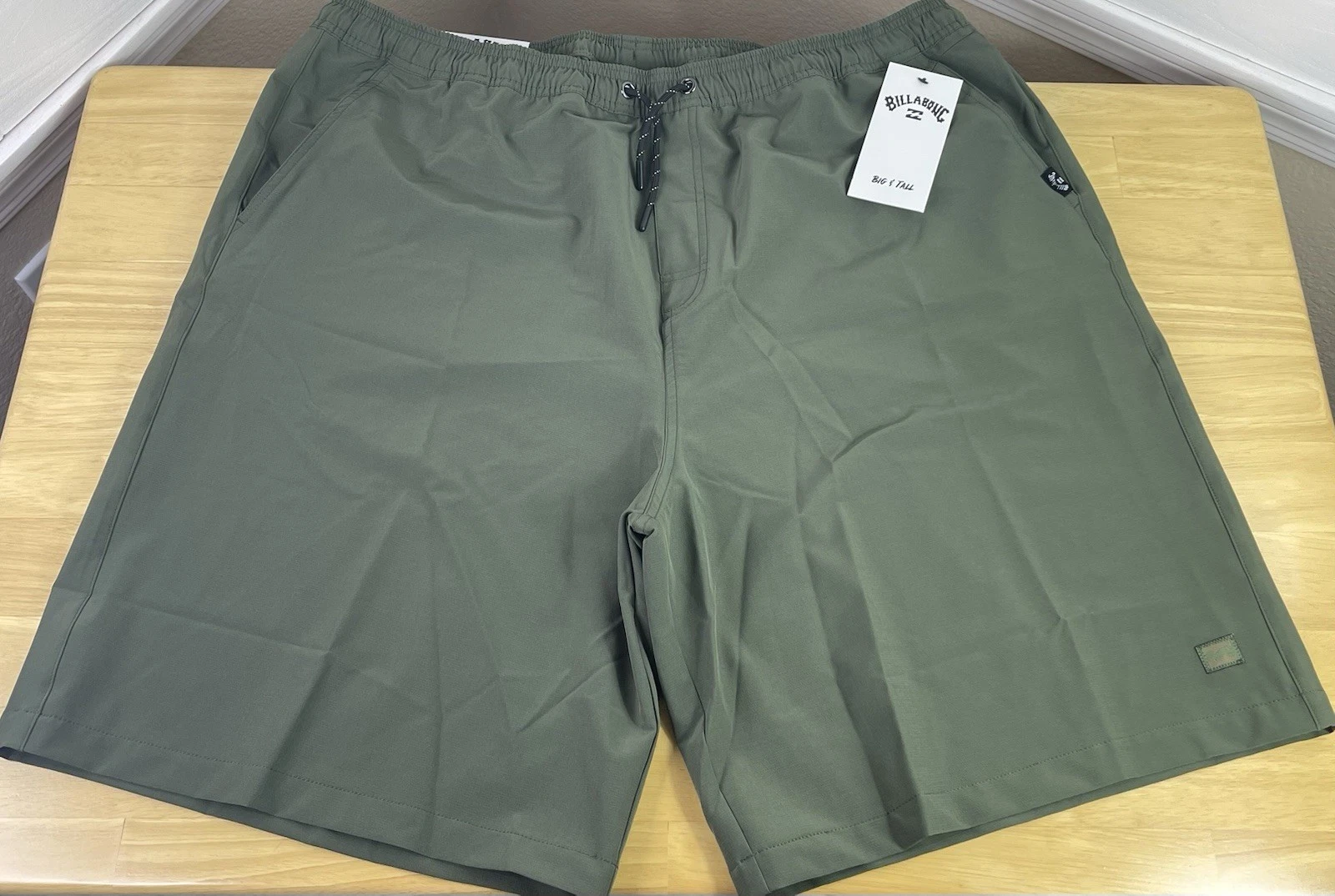 Billabong Big & Tall Olive Green Casual/Comfort Stretch Shorts - Men’s 2XB - NWT