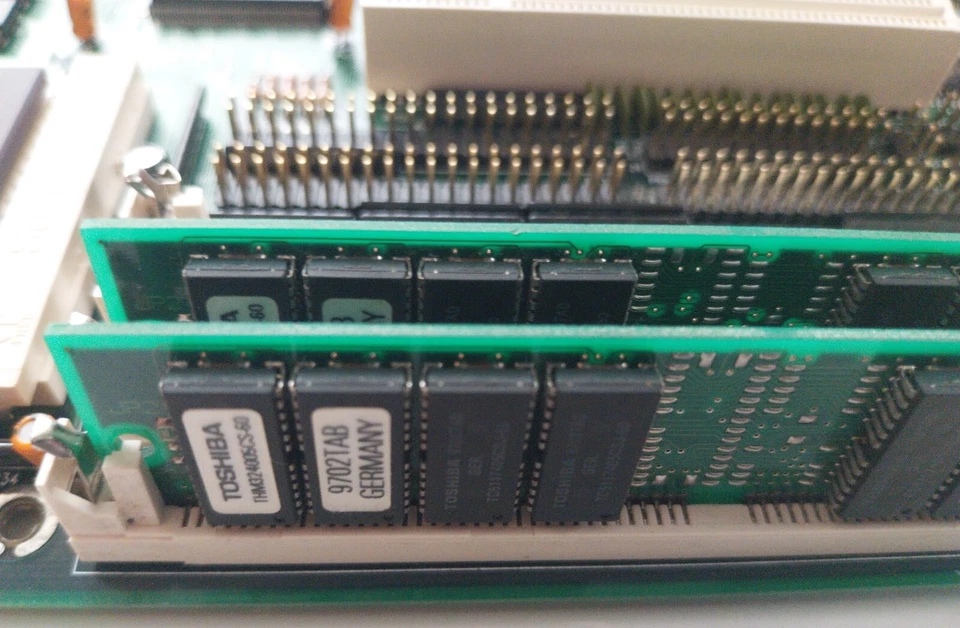 Socket 3 motherboard (PCI1487/89 M5113) + Cyrix DX4-100 + 32Mb EDO RAM - Image 4 of 4