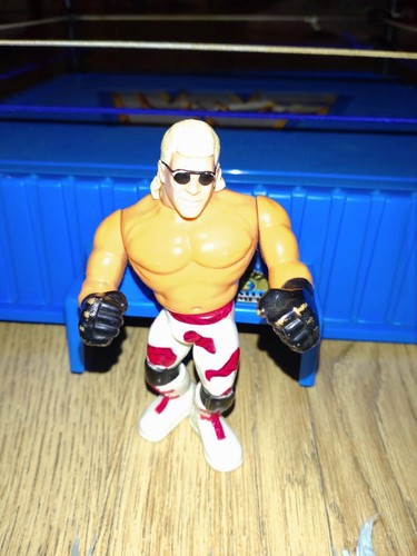  Hasbro WWE WWF Action Figure Shawn Michaels...