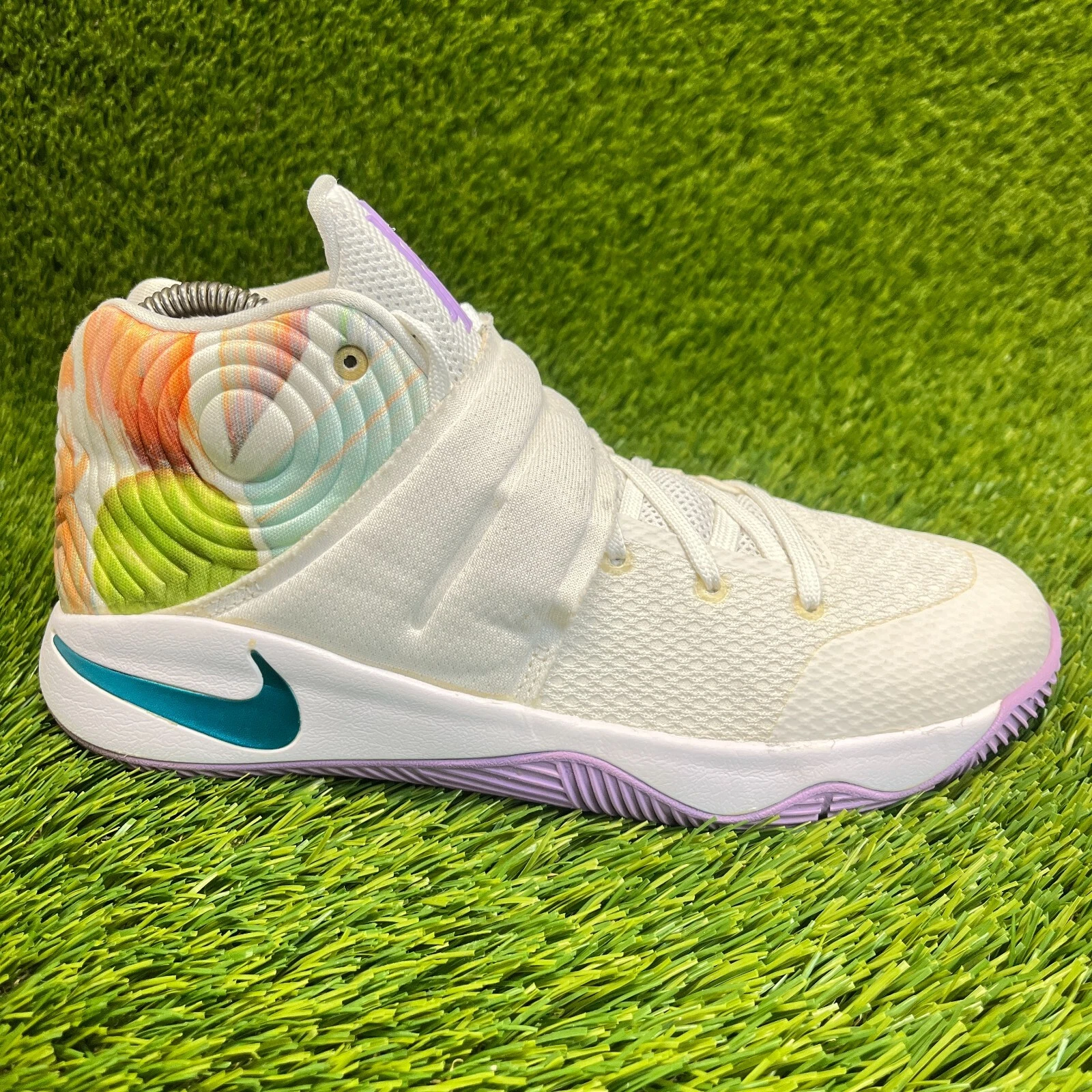 Scarpe da ginnastica Nike Kyrie 2 GS Easter Ragazze Taglia 6.5Y Bianco Viola