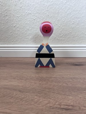 Vitra Wooden Doll No. 18   Alexander Girard   NEU in OVPju