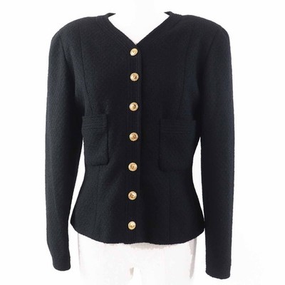 Beautiful item CHANEL Vintage wool 100% silk lining with here mark gold buttons