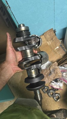 2 Stroke Mercury 60 Crank And Rods. Crank Journals In Good Condition.