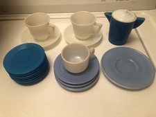 VINTAGE AKRO AGATE CHILDREN'S GLASS TEA SET PITCHER  LID 3 CUPS, 7 BLUE SAUCERS