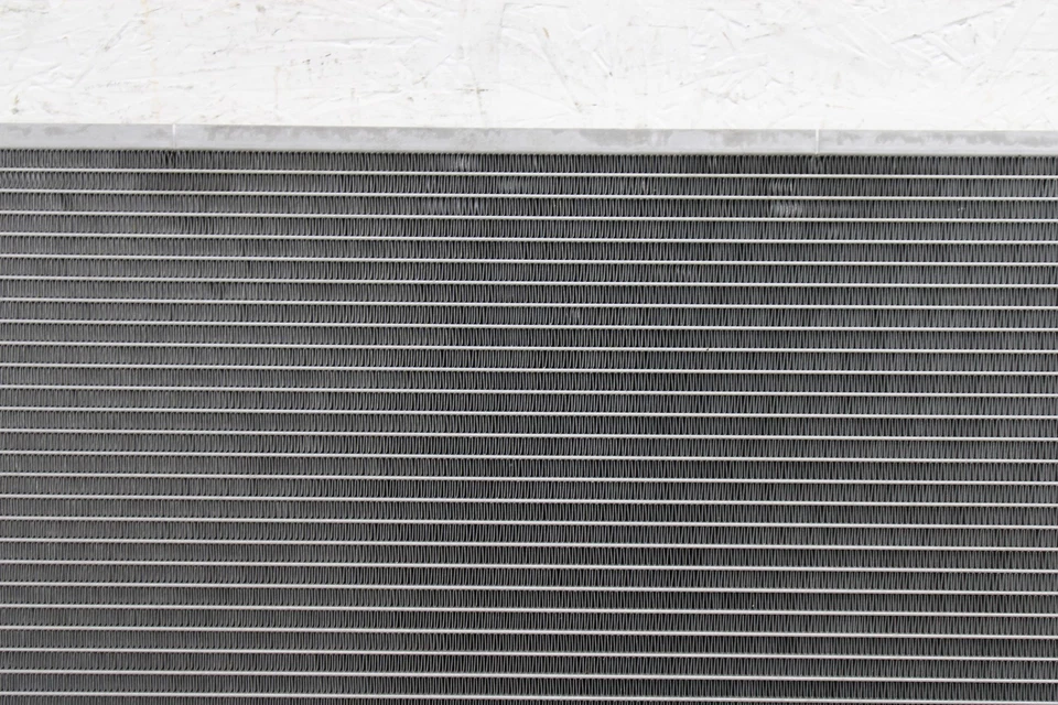 2009-2020 Nissan 370z A/T Radiator OEM MN60 - Image 4 of 4