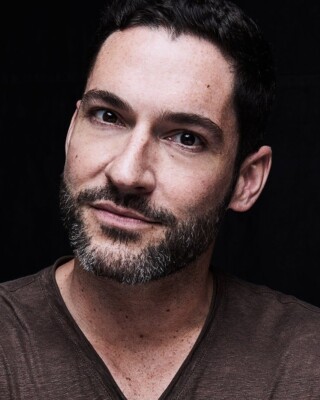 TOM ELLIS  8x10 PHOTO *