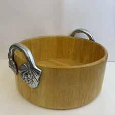 Well Equipped Kitchen large Wooden Bowl Leaf-look silvertone handles