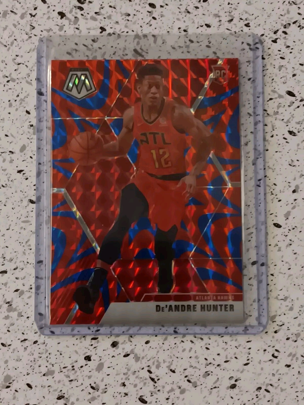 2019-20 Panini Mosaic Reactive Blue Prizm #266 DeAndre Hunter RC Hawks