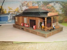 HO scale  Freight Depot #2 w/light detailed weathered TYCOs