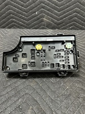 2011-2014 Dodge Avenger Chrysler 200 Fuse Box Body Control Module P04692346AE