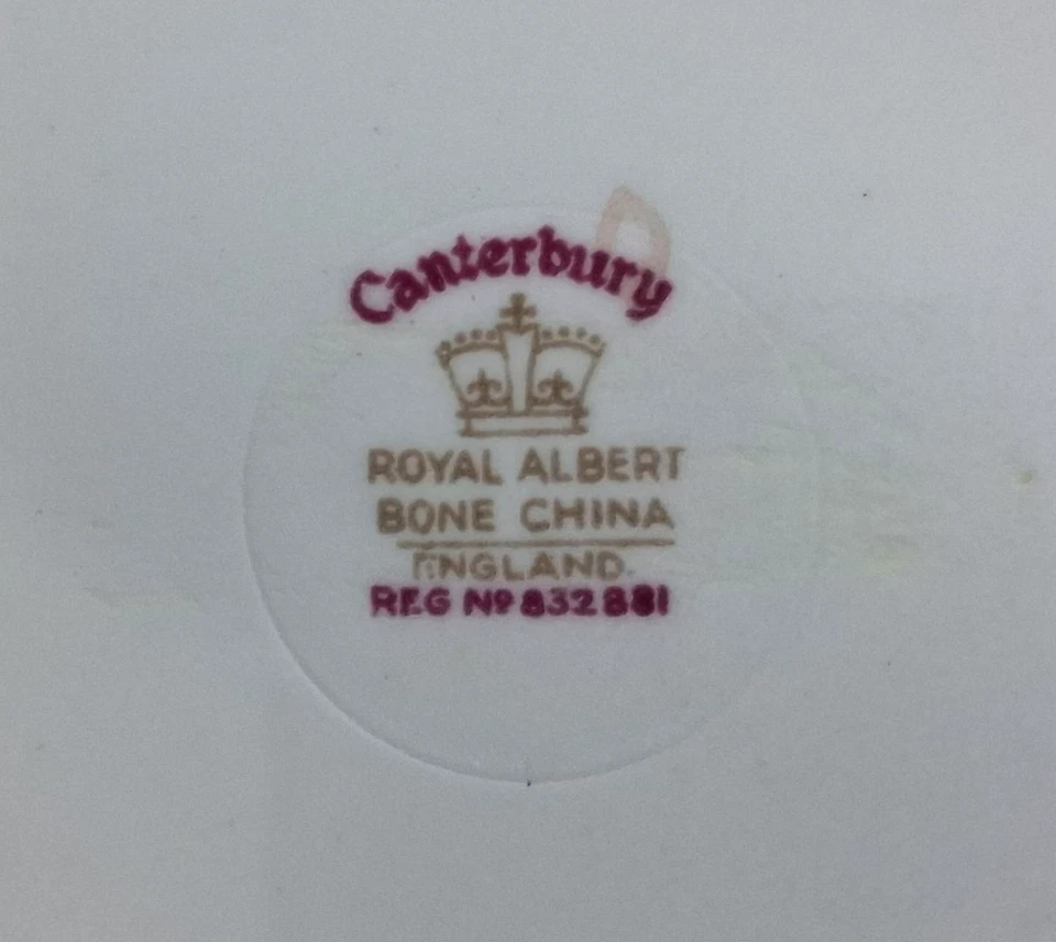 Royal Albert Bone China "Canterbury" pattern Dinner Plate with 6 side plates - Image 2 of 4