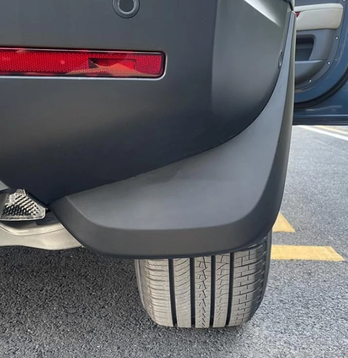 Guardabarros POWECHPX negro mate compatible con modelos Land Rover Defender, delanteros Foto 3 de 4