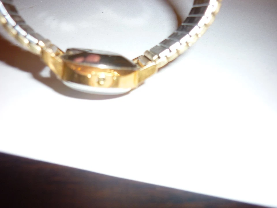 Винтажные электрические наручные часы TIMEX Brown Face Champion 1/20 10k GF эластичный ремешок - Изображение 4 из 4