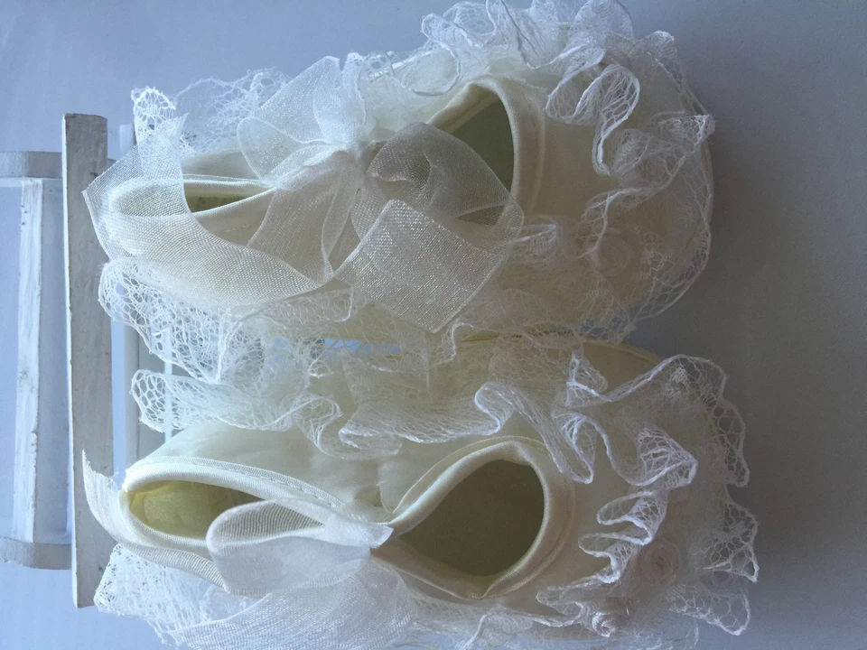 Nuevo Bebé Recién Nacido Infante Niñas Beige Bautizo Bautizo Zapatos de Encaje  Foto 2 de 4