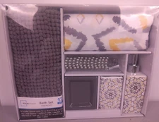 Mainstays 17 Piece Gray Boxed Polyester/Ceramic Bath Set - New.            (B45)