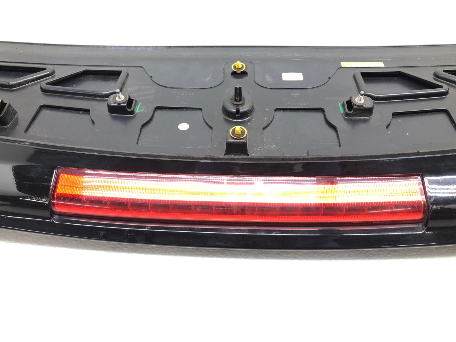2017-2020 MASERATI LEVANTE REAR LIFTGATE ROOF SPOILER 3RD BRAKE LIGHT OEM #NOTES