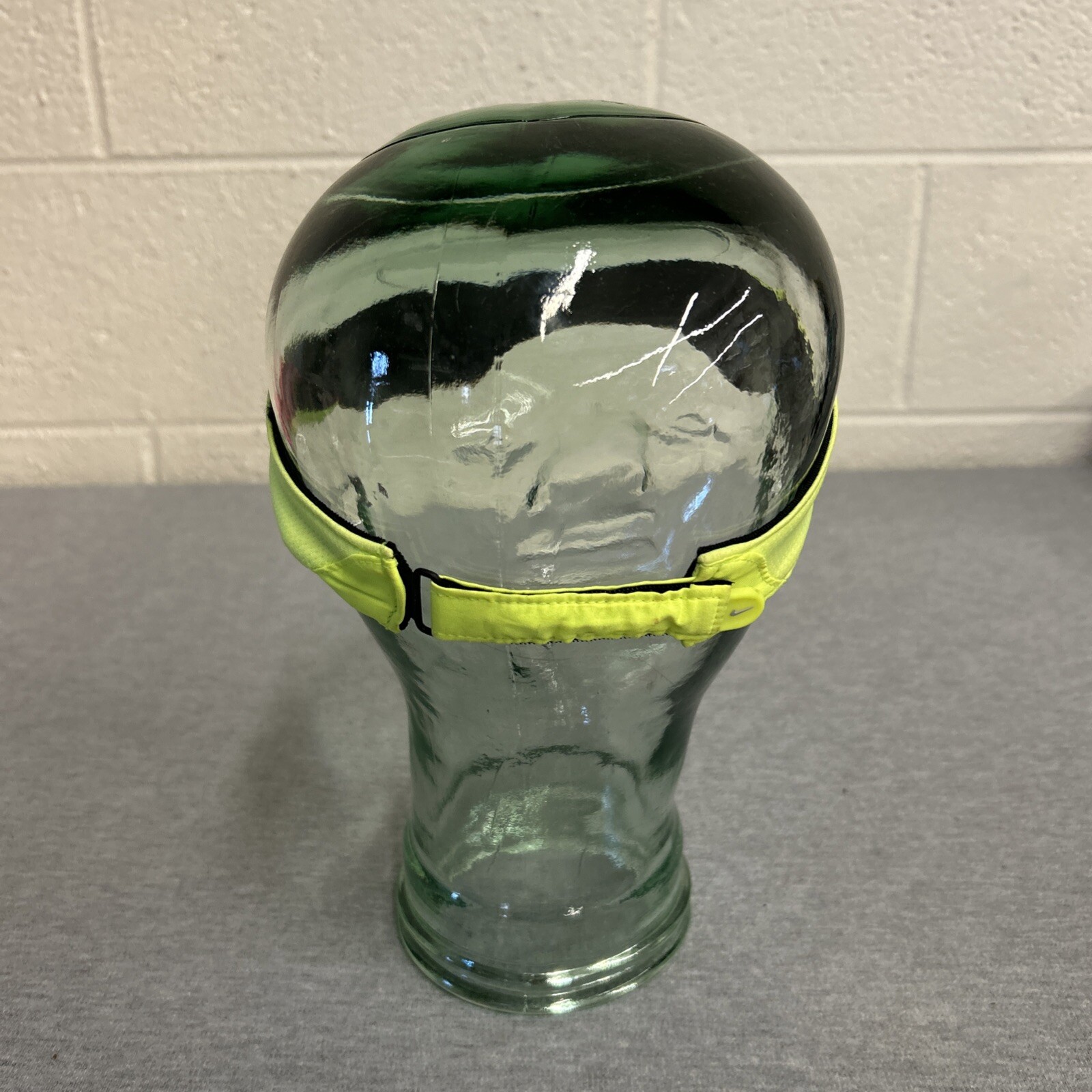 Nike Volt Featherlight Visor - image 4