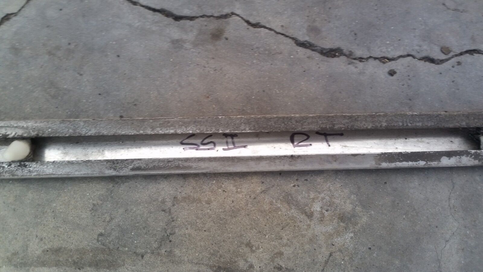 65 to 80 ROLLS ROYCE SILVER SHADOW RIGHT OR LEFT ROCKER PANEL MOULDING FOR SW...
