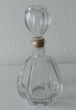Kleine Karaffe f&uuml;r Spirituosen oder Lik&ouml;re, Glas, Verschluss mit Kork, Vintage.