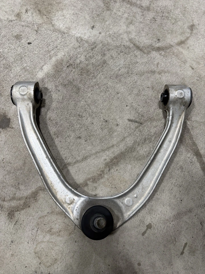 Brazo de control superior delantero derecho e izquierdo Nissan 370Z 2009-2020 OEM Foto 4 de 4