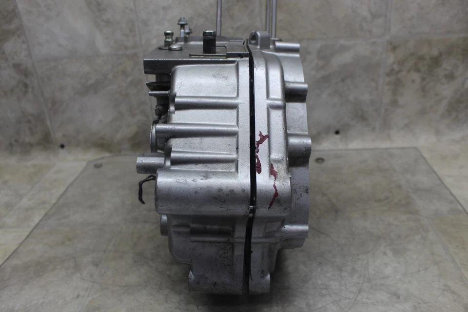15-19 Suzuki Dr200s 2013 Dr200se motor izquierdo derecho cárter cárter cárter Foto 3 de 4
