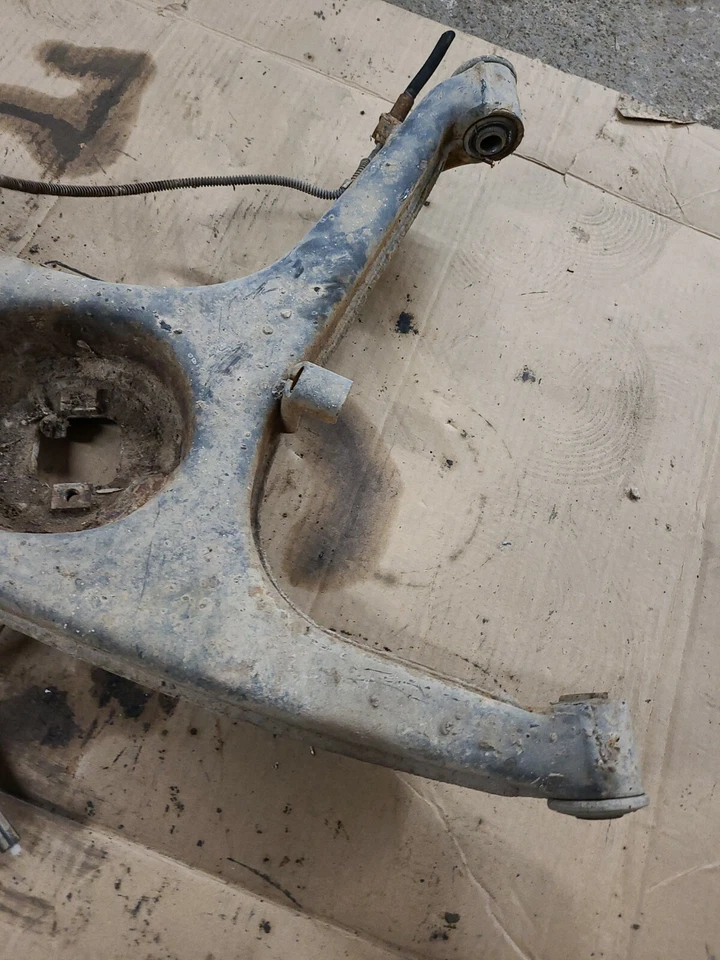 Brazo de control trasero izquierdo mercedes-benz w114 w115 220 d/8 Foto 3 de 4