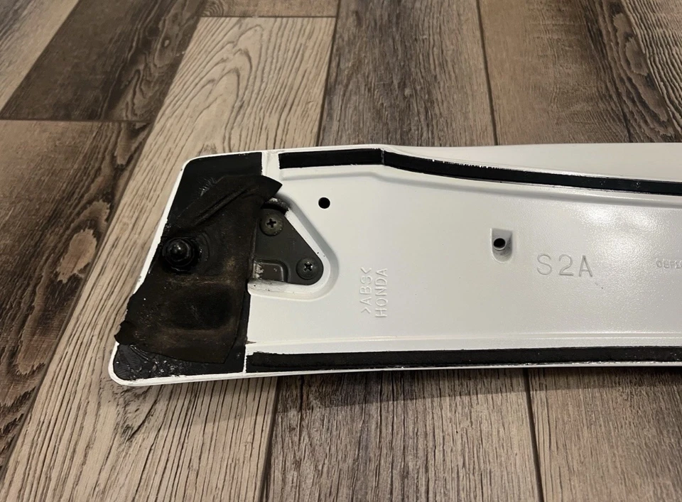 HONDA S2000 AP1 AP2 S2K 原始设备制造商后部曲柄 SPOILER WING DECKLID LIP TRIM 白色 GPW — 第 4/4 张图片