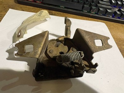 HOOD LATCH LOCK MECHANISM VW PASSAT B4 95-97 B3 90-94   867 823 509  GENUINE OEM