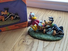 Dept 56 DONALD AND PLUTO'S TUSSLE Disney Village Halloween 6007729 PUMPKINTOWN