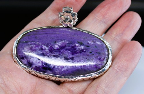 Colgante Charoite Hecho a Mano, "Jardín Charoite" Plata de Ley y Argenteum - Imagen 8 de 10