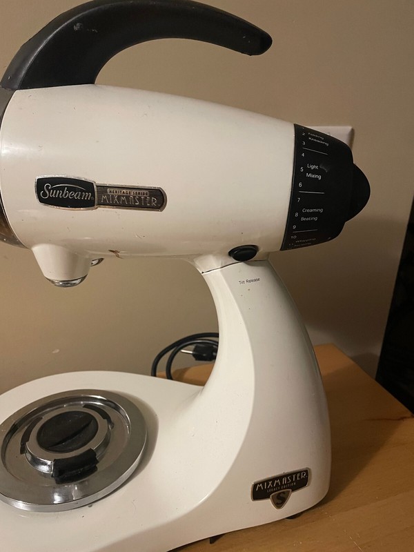 Sunbeam Mixmaster Model 2350 White Heritage Series Kitchen Mixer