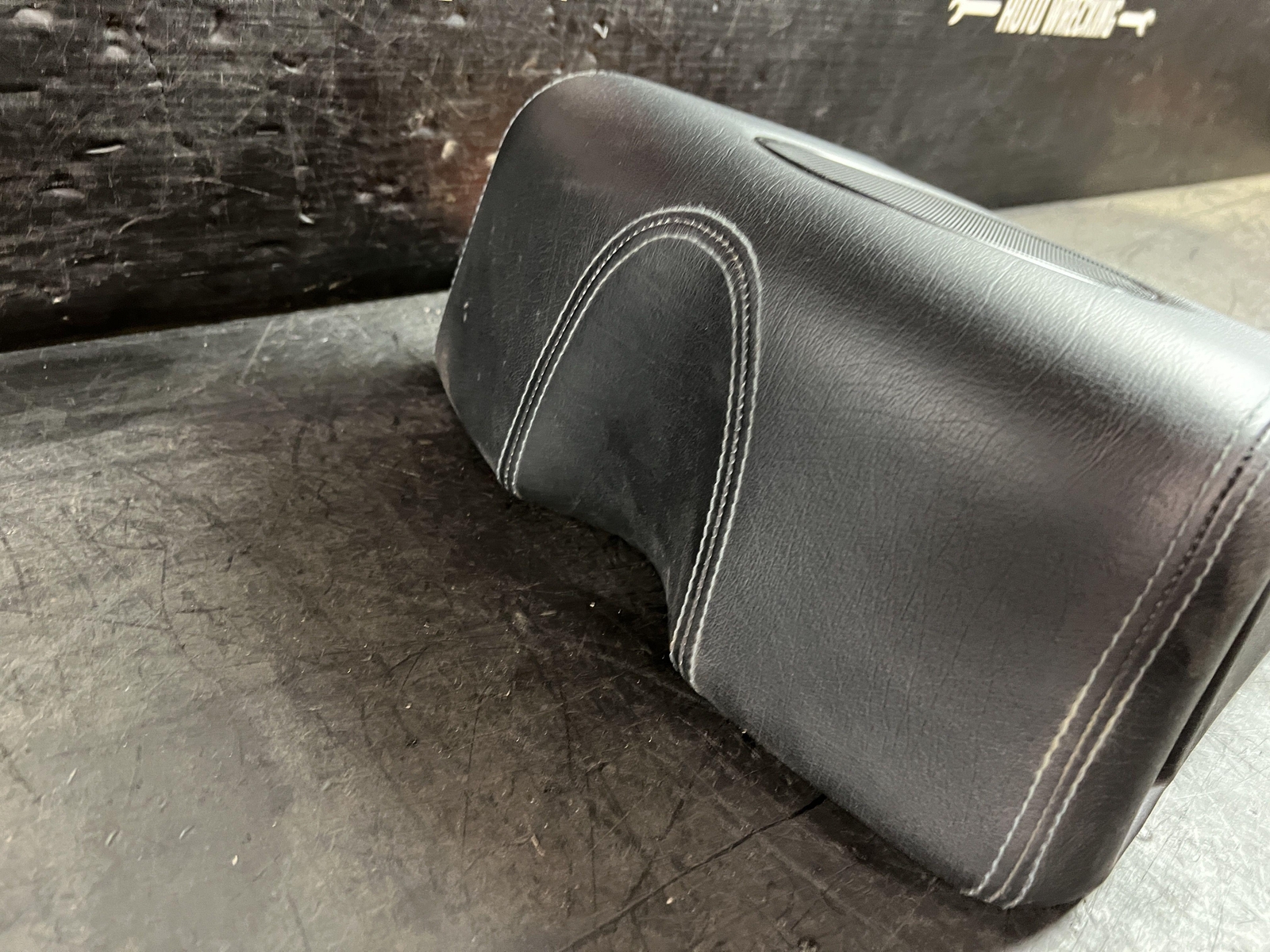 02-06 MASERATI SPYDER REAR SUBWOOFER SPEAKER BOX ID 1250123000