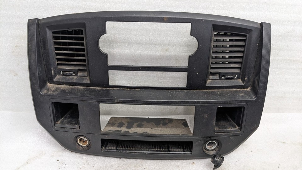 What Fuse Controls The Dashboard Gauges? - In The Garage With - Foto 2