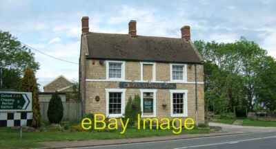 Photo 6x4 The Cross Hands Inn Cornwell Almost the whole of this pub - whi c2006