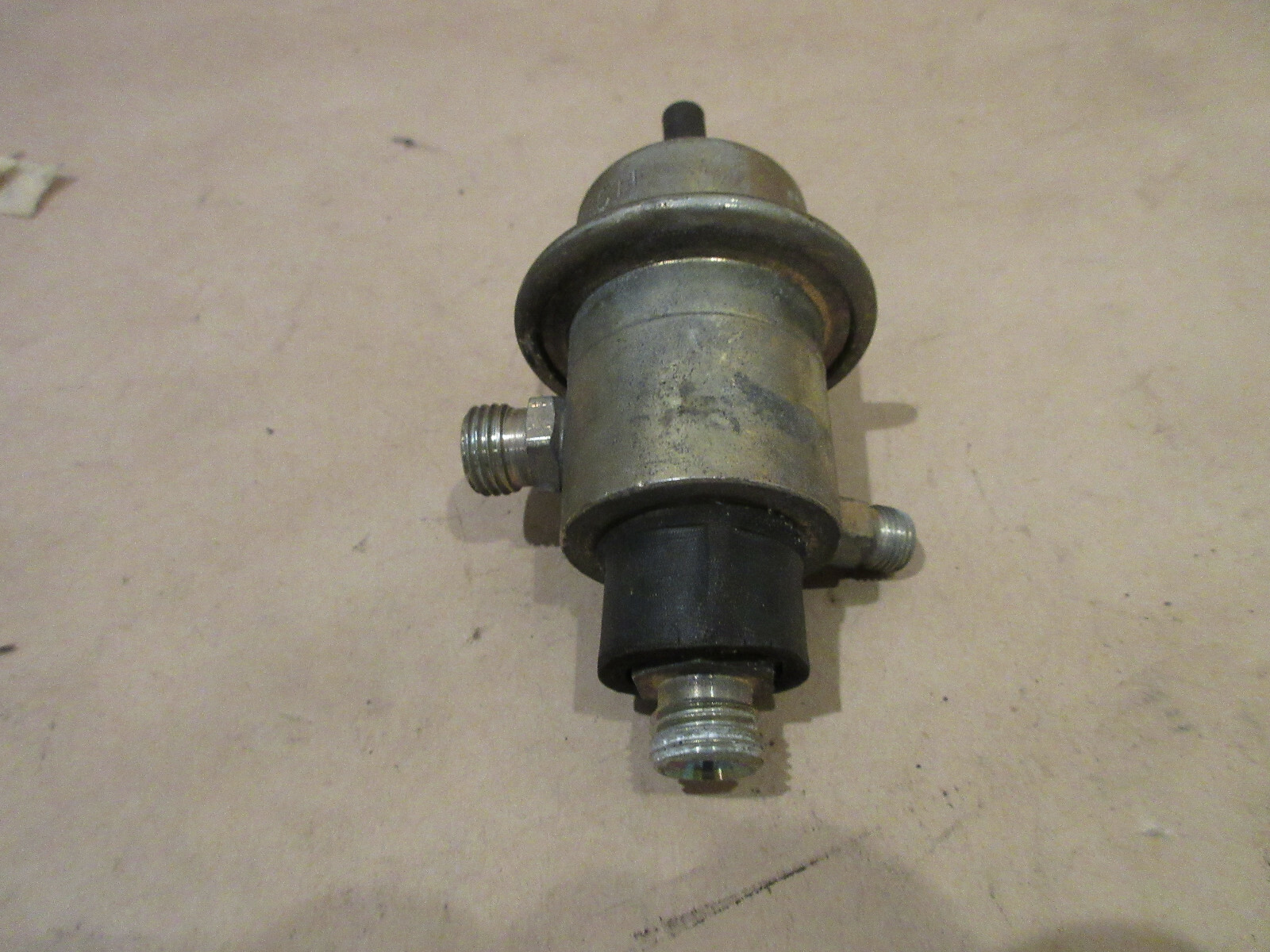 Ferrari Testarossa Fuel Pressure Regulator  - P/N 125136