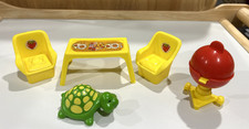 Vintage STRAWBERRY SHORTCAKE GARDEN HOUSE Gazebo Furniture 1981 AGC Kenner 43450
