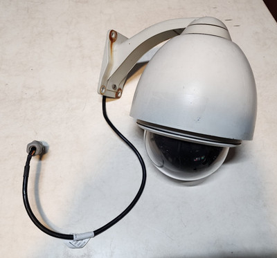 Pelco D Auto-Tracking PTZ Security Camera   Turns on, outputs video, and rotates