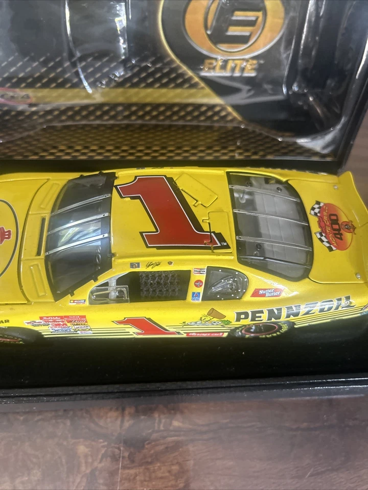 Steve Park #1 2001 Pennzoil / Looney Tunes 1/1800 Chevy RCCA Elite 1/24 Diecast - Image 4 of 4