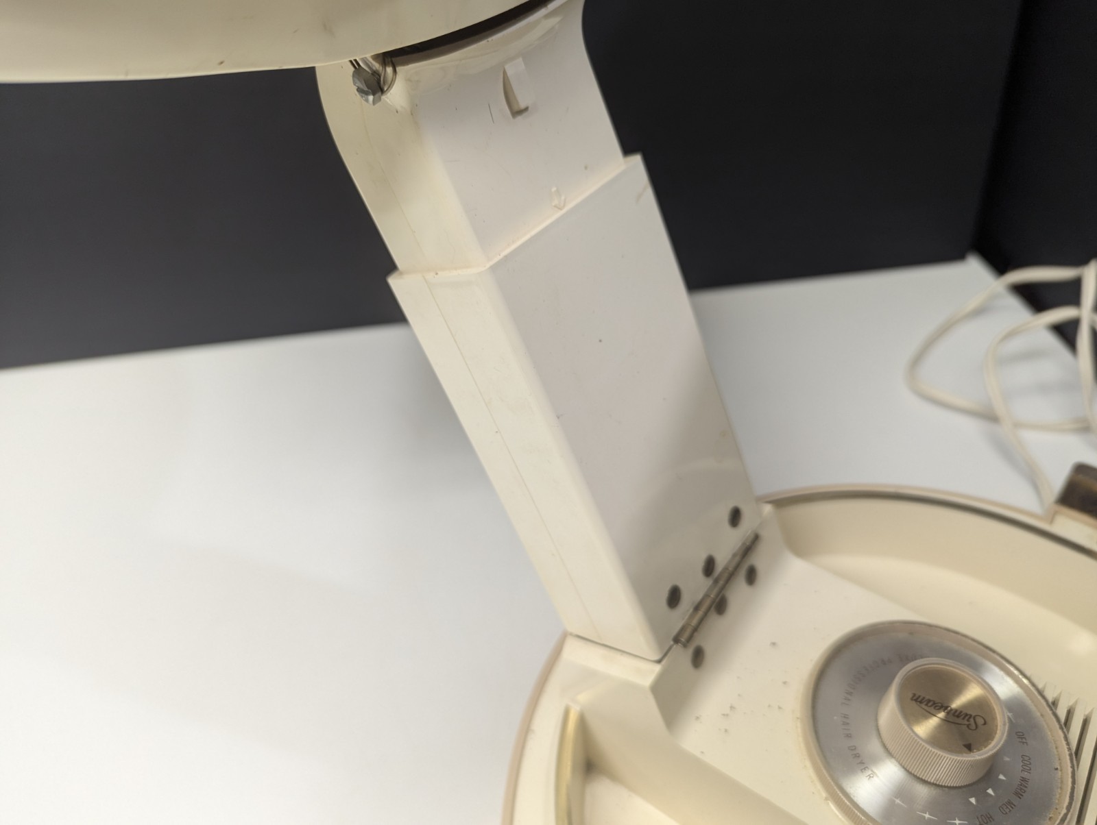 Vintage 60' Sunbeam Cream/Gold Salon Portable Hard Bonnet  Pro Deluxe  Hairdryer