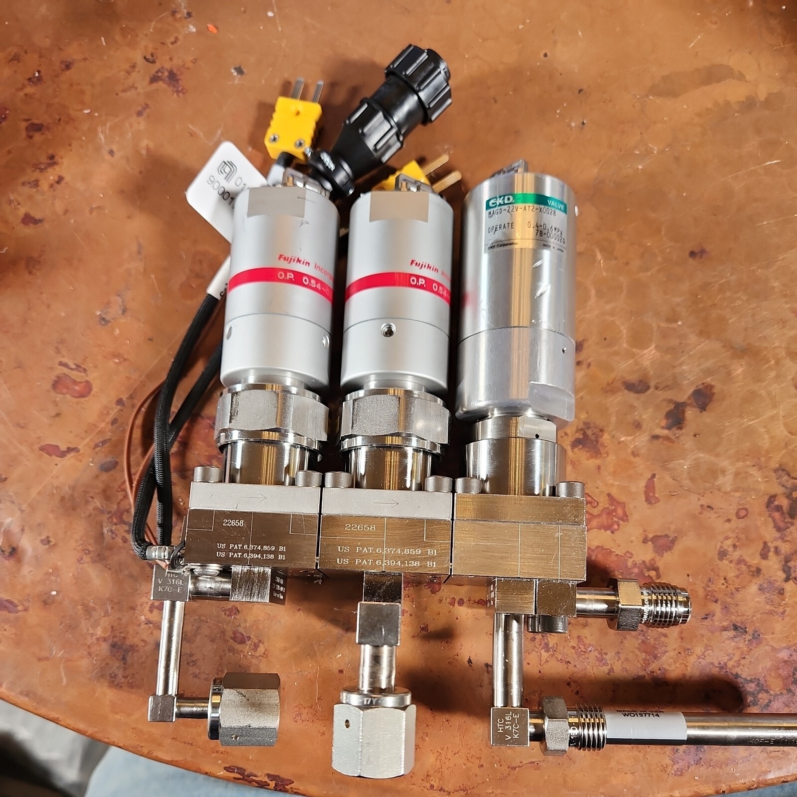 Applied Materials Fujikin Ckd Manifold Pneumatic With Cable