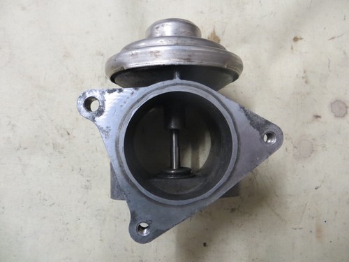 Audi A3 8P Skoda VW  Passat Bora Golf 1.9 2.0 AGR Ventil 038129637D 038131501AF