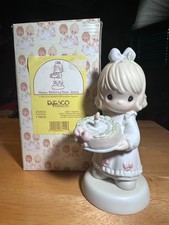 Precious Moments Happy Birthday Dear Jesus 272523 MIB girl